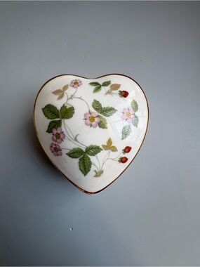 Wedgwood Heart-Shaped Porcelain Trinket Box in Wild Strawberry Pattern